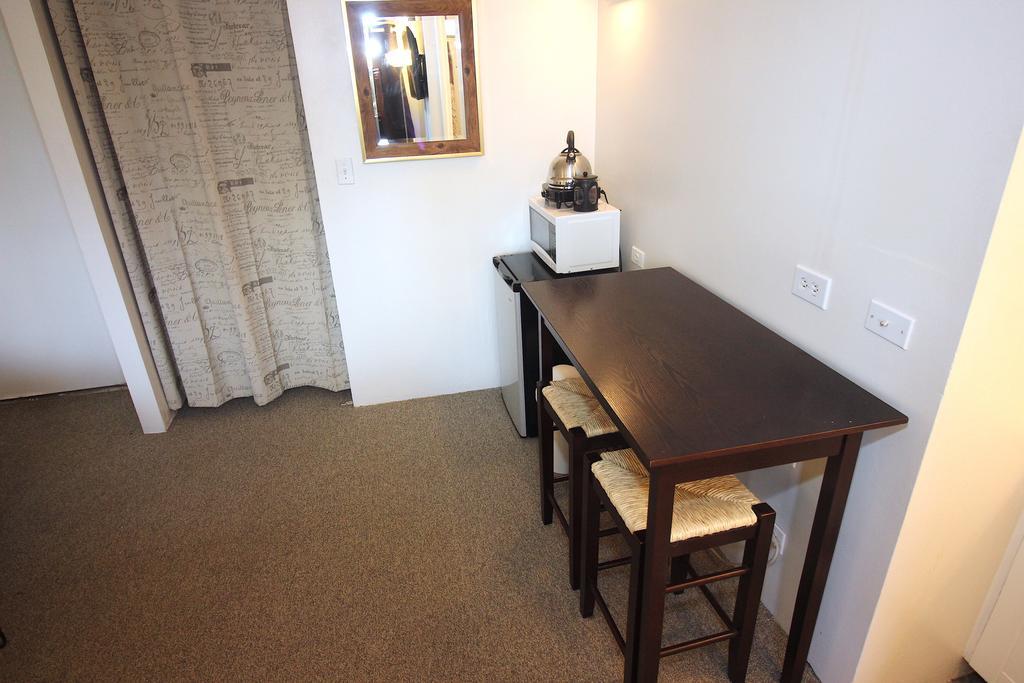 Kuhio Condo 810 Honolulu Room photo